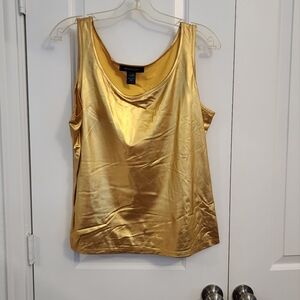 2 Tops (1 Gold, 1 Silver)